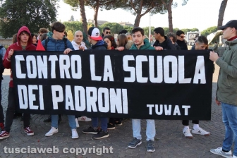 Viterbo - La protesta degli studenti
