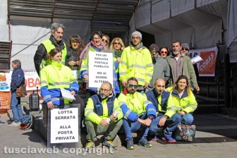 La protesta dei Cobas alle Poste