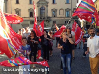 La protesta della Filctem Cgil sotto la Prefettura