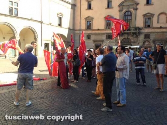 La protesta della Filctem Cgil sotto la Prefettura