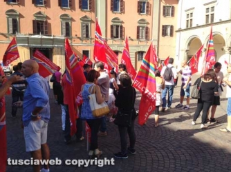 La protesta della Filctem Cgil sotto la Prefettura