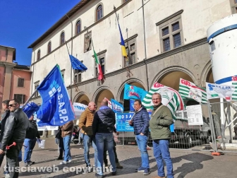Viterbo - La protesta della polizia penitenziaria