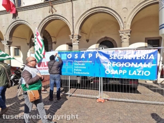 Viterbo - La protesta della polizia penitenziaria
