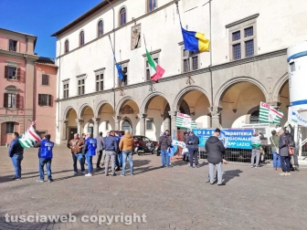 Viterbo - La protesta della polizia penitenziaria