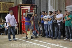 La prova degli aspiranti facchini