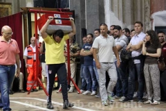 La prova degli aspiranti facchini