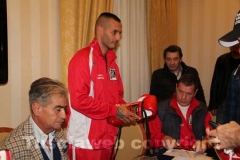 Di Luisa collauda i guantoni