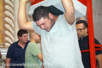 La prova di portata dei facchini di Santa Rosa