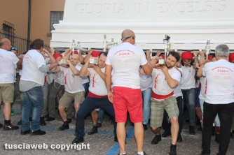 La prova di trasporto del traliccio di Gloria