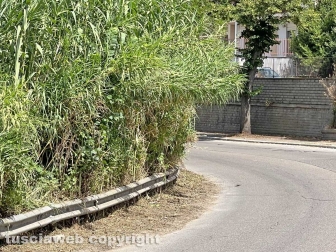 La pulizia della curva di Ponte dell'Elce