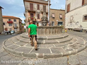 La pulizia delle fontane