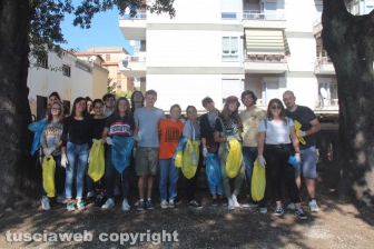 La Rete degli studenti medi pulisce Pratogiardino
