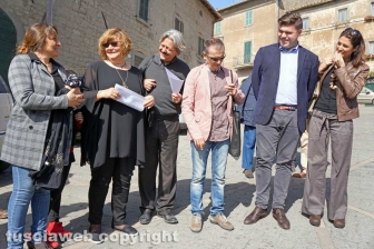 Bassano in Teverina - Il sindaco Alessandro Romoli assieme alla Banda del racconto