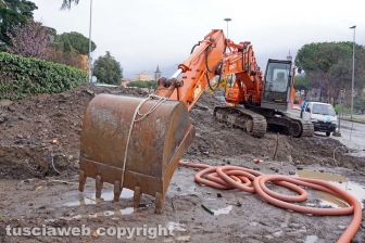 La rottura del collettore fognario al Sacrario