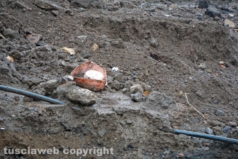 La rottura del collettore fognario al Sacrario