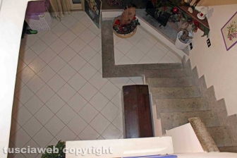 Giallo di Ronciglione - Le prime immagini della scala da cui Maria Sestina Arcuri è precipitata