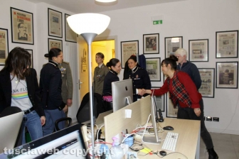 La Scuola sottufficiali dell’esercito (Sse) in visita alla redazione di Tusciaweb