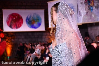 Viterbo - La prima edizione di Donne in Fiore, la sfilata di moda degli stilisti internazionali