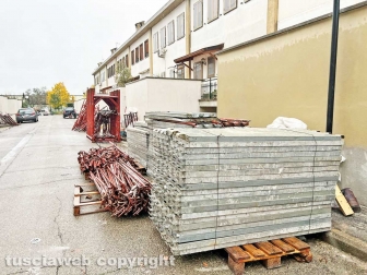 La strada ripulita dal ponteggio