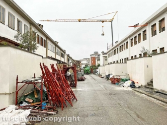 La strada ripulita dal ponteggio
