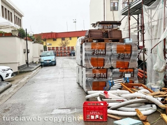 La strada ripulita dal ponteggio