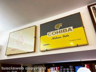 Viterbo - La tabaccheria di Saul Pallotta e Adonella Briscia