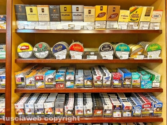 Viterbo - La tabaccheria di San Pallotta e Adonella Briscia