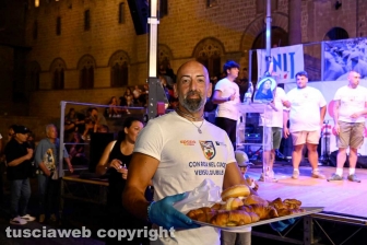 Santa Rosa - Pienone per la terza cena con i facchini