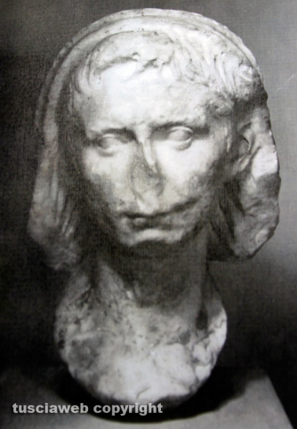 La testa di Augusto imperatore trafugata dal museo civico di Nepi negli anni Settanta