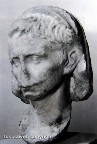 La testa di Augusto imperatore trafugata dal museo civico di Nepi negli anni Settanta
