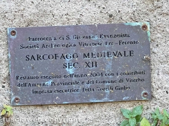 La tomba di piazza Dante