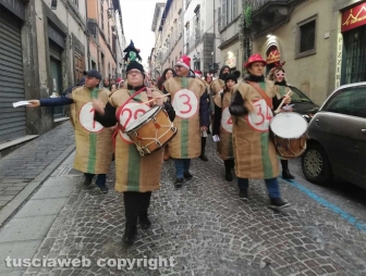 La tombola vivente in piazza del comune