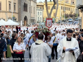 Viterbo - La traslazione del corpo incorrotto di Santa Rosa per le vie della città