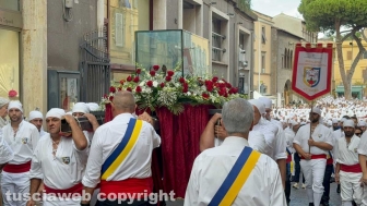 Viterbo - La traslazione del corpo incorrotto di Santa Rosa per le vie della città