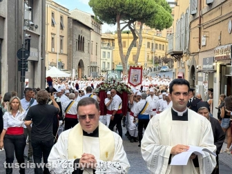 Viterbo - La traslazione del corpo incorrotto di Santa Rosa per le vie della città