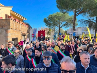 Corchiano - 60 comuni della Tuscia in marcia per dire no al deposito nucleare