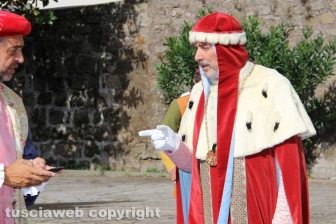 La vestizione del corteo storico e la partenza