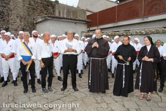 La vestizione del corteo storico e la partenza