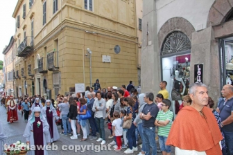 La vestizione del corteo storico e la partenza