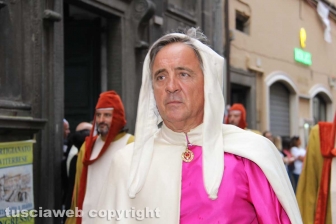 La vestizione del corteo storico e la partenza