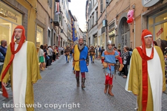La vestizione del corteo storico e la partenza