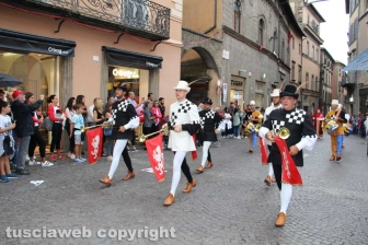 La vestizione del corteo storico e la partenza