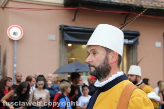 La vestizione del corteo storico e la partenza