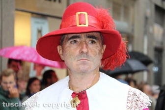 La vestizione del corteo storico e la partenza