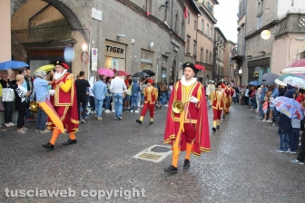 La vestizione del corteo storico e la partenza