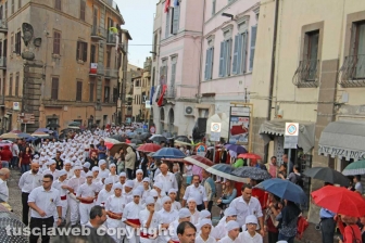 La vestizione del corteo storico e la partenza