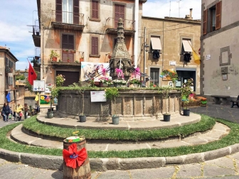 La via dei fiori a Pianoscarano