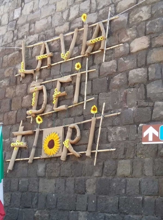 La via dei fiori a Pianoscarano