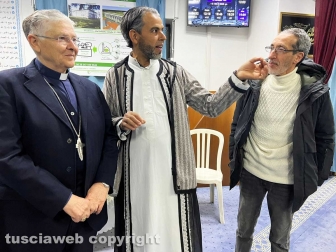 La visita del vescovo in moschea
