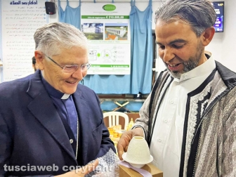 La visita del vescovo in moschea